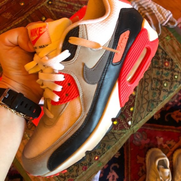 Nike Air Maxes - Picture 3 of 5
